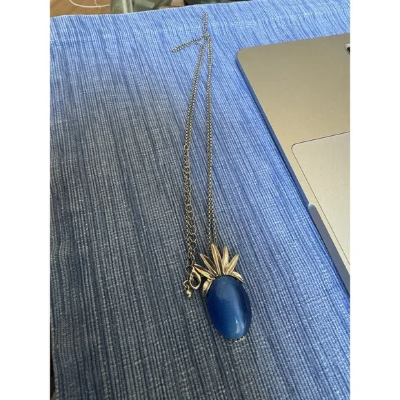 Vintage Blue Cat’s Eye Glass Pendant Necklace Silver Tone Sunburst Crown 17.5” - Picture 2 of 5